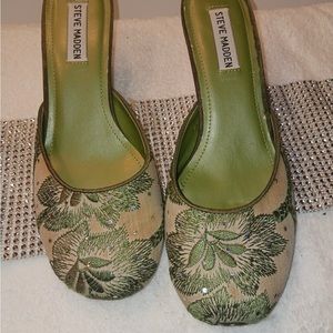 Women’s preowned 7.5 Steve Madden shoe
